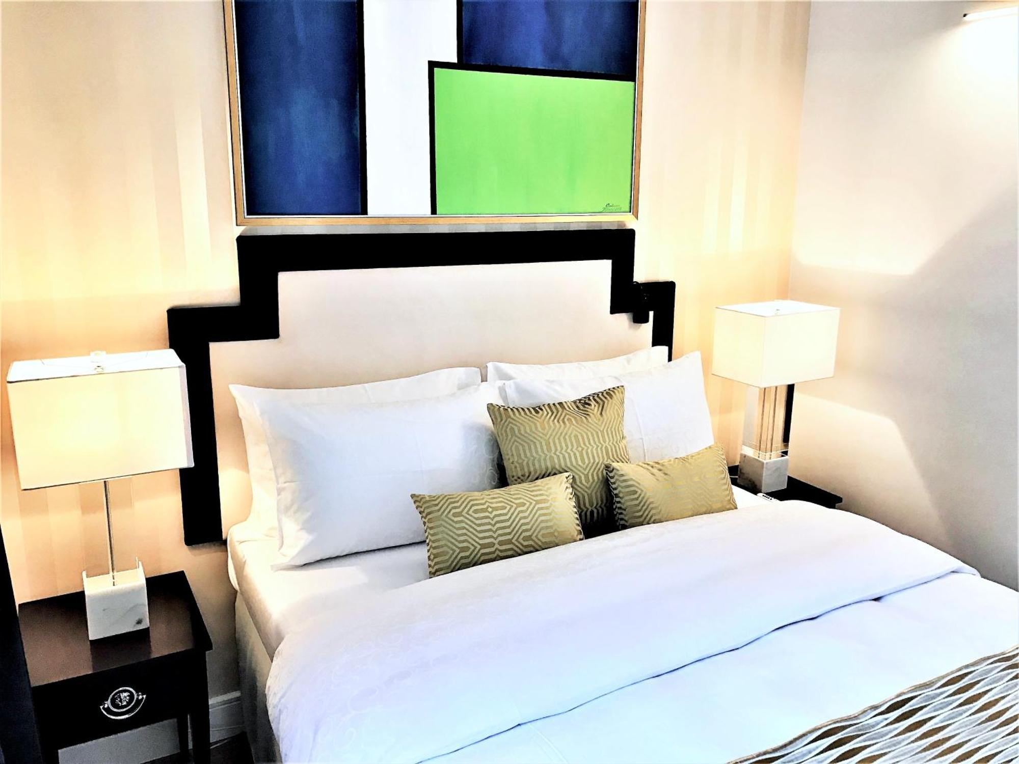 Mondrian Luxury Suites & Apartments Old Town Varsóvia Quarto foto