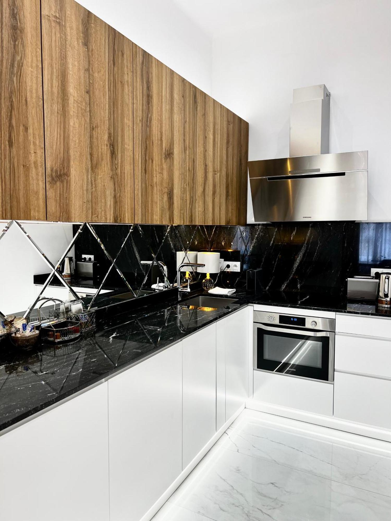 Mondrian Luxury Suites & Apartments Old Town Varsóvia Quarto foto
