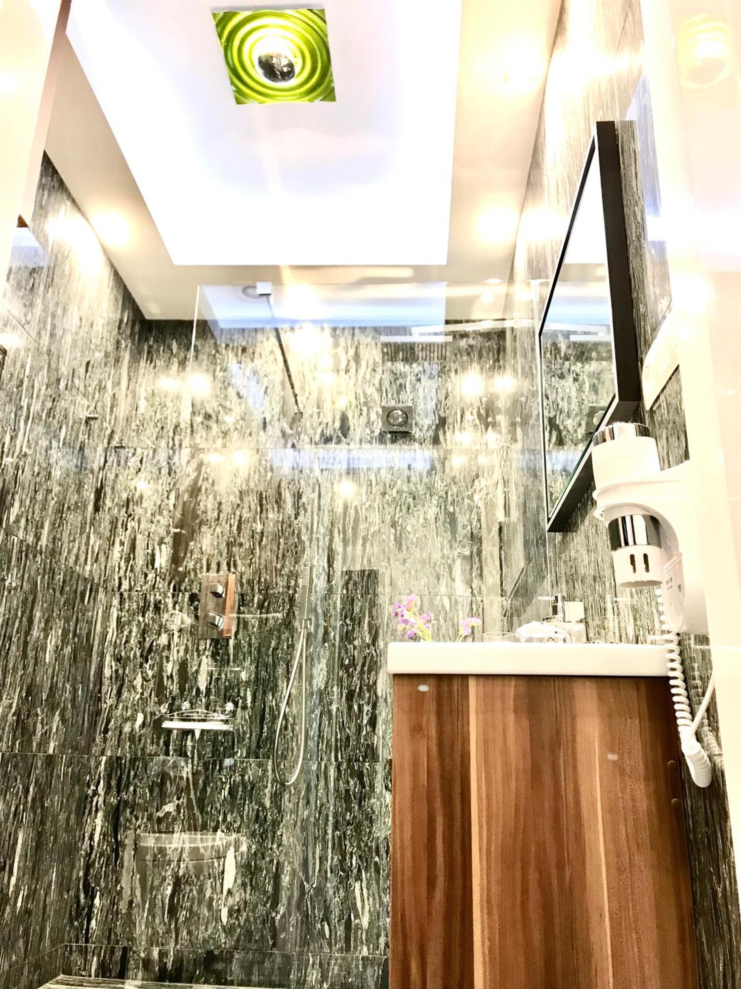 Mondrian Luxury Suites & Apartments Old Town Varsóvia Quarto foto